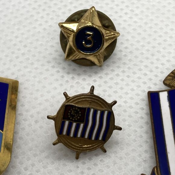 Vintage Lot of 5 Military Pin Coast Guard ROTC Gold Tone Lapel Pin USO - Picture 5 of 10
